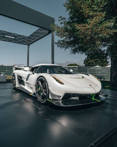 Top 10 Best Supercars and Hypercars in the World