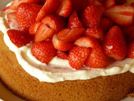 Health Benefits of Adding Strawberries to Your Cake